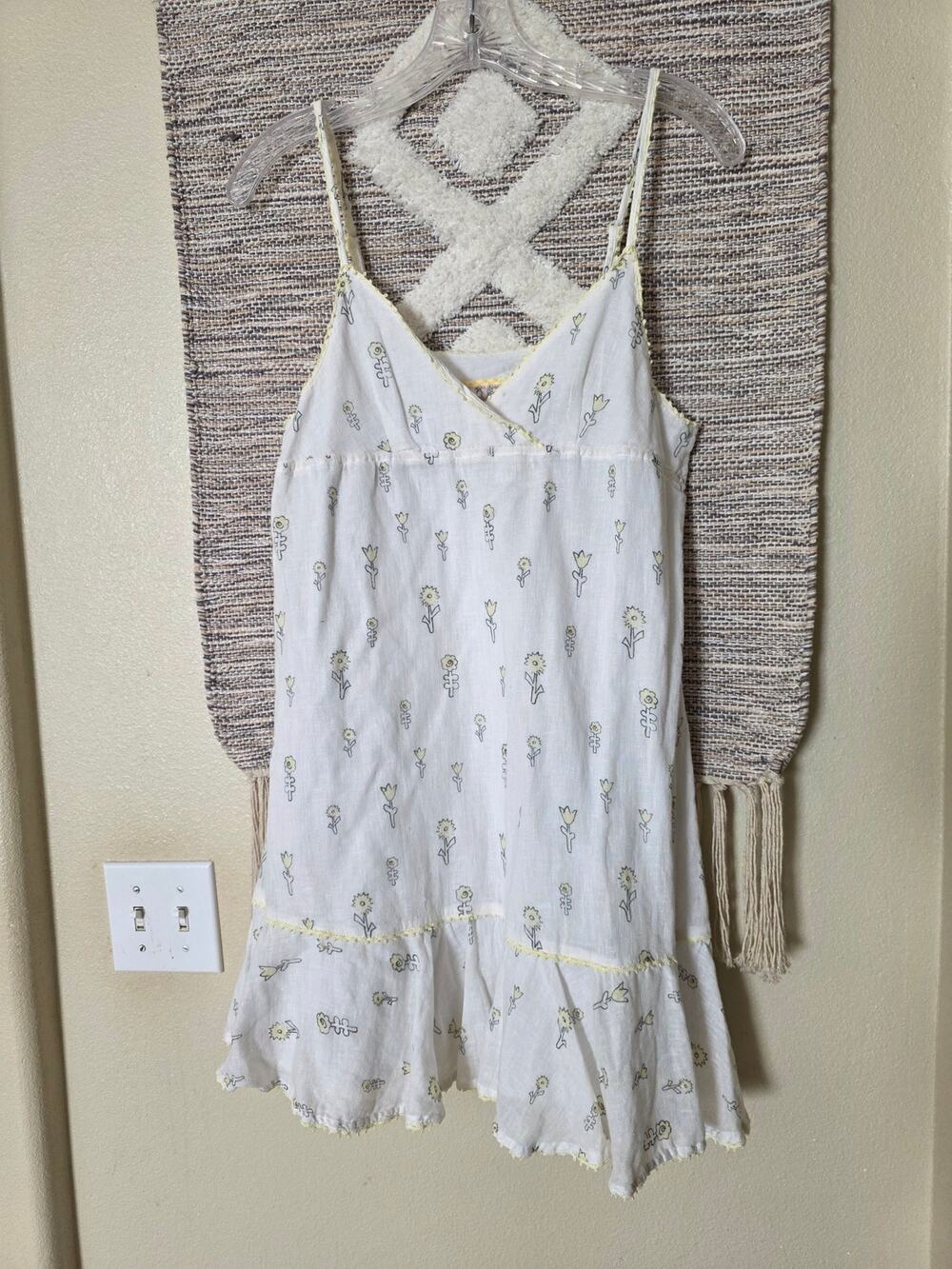 Free People Floral Romper Size 2 White Yellow Ruffle Hem Boho Cottagecore